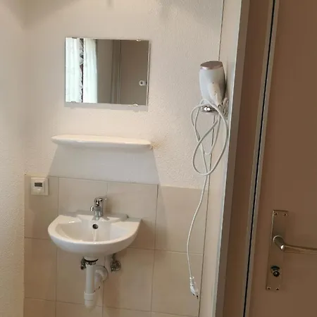 בית הארחה Ferienhaus Allalin גראצ'ן
